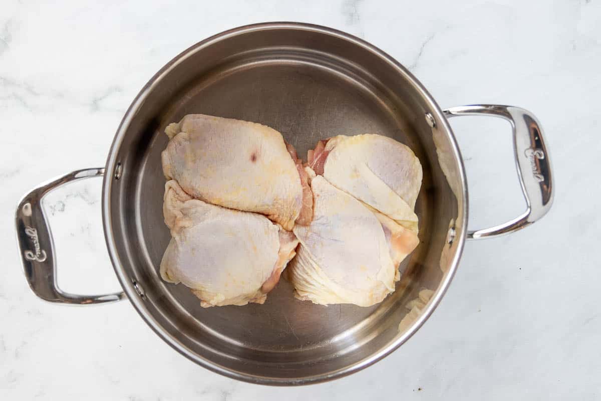 How to Boil Chicken Thighs: A Simple Guide to Tender Perfection