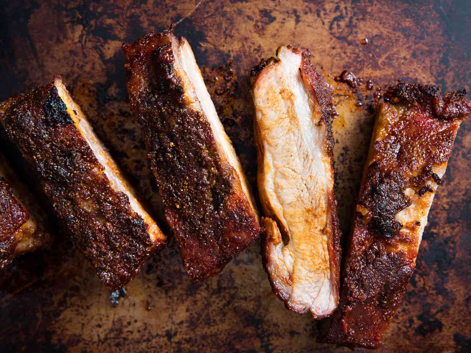 Beef vs Pork Ribs: Barbecue Battle for Meat Lovers